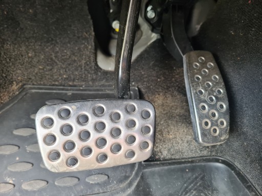 ПЕДАЛІ ПОКРИВАЮТЬ АВТОМАТИЧНІ ЗНАКИ A OPC LINE