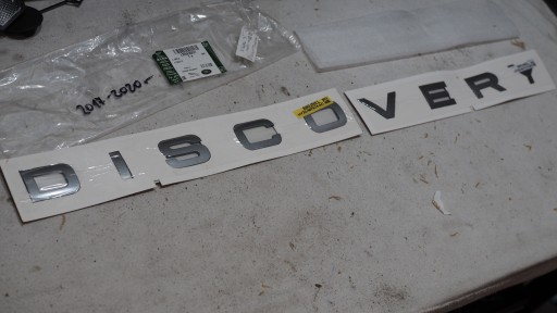 LR083091 - НАБОР LAND ROVER DISCOVERY L462 «ЖЕНСКАЯ ЭМБЛЕМА»