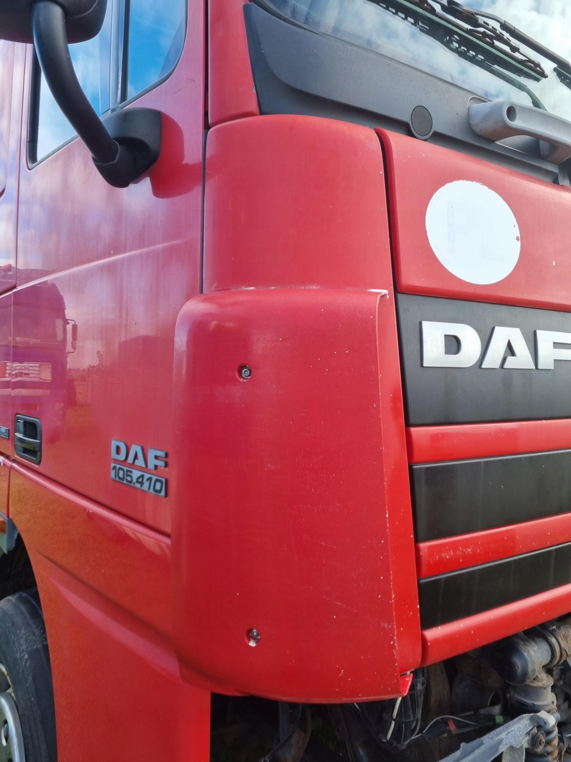 УГЛОВОЙ ОБТЕКАТЕЛЬ КАБИНЫ ПРАВЫЙ DAF 105 XF
