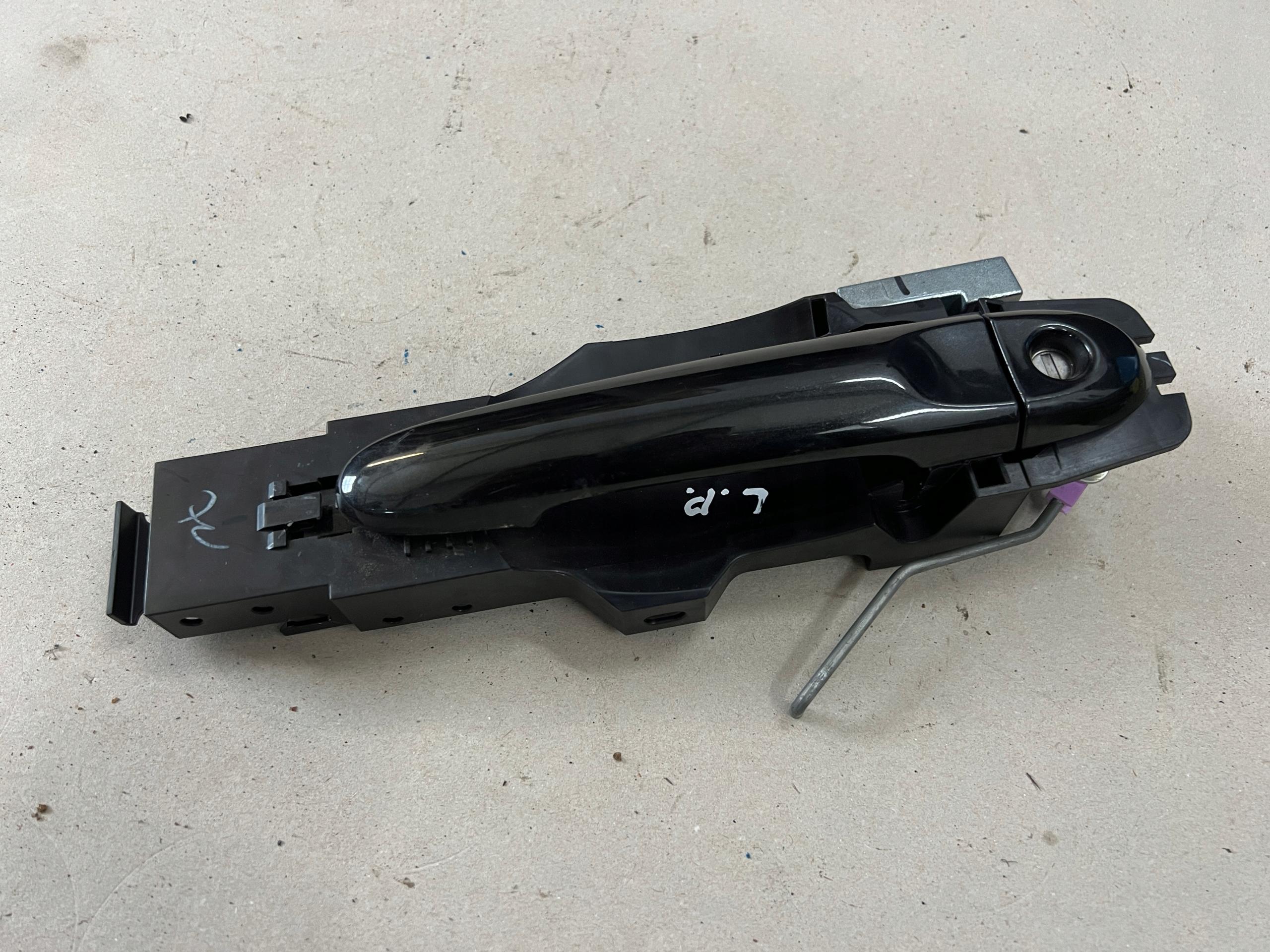 NISSAN JUKE F15 ручка дверей ліва передня Z11