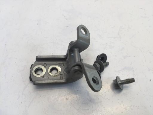 ES0309 - NISSAN JUKE F16 2021 дверная петля левая передняя нижняя