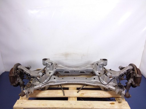 Nissan maxima a34 підвісна промінь задня вісь