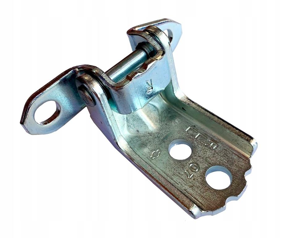 80400-ZP80A - NISSAN NAVARA D40 MAXIMA петля передніх дверей