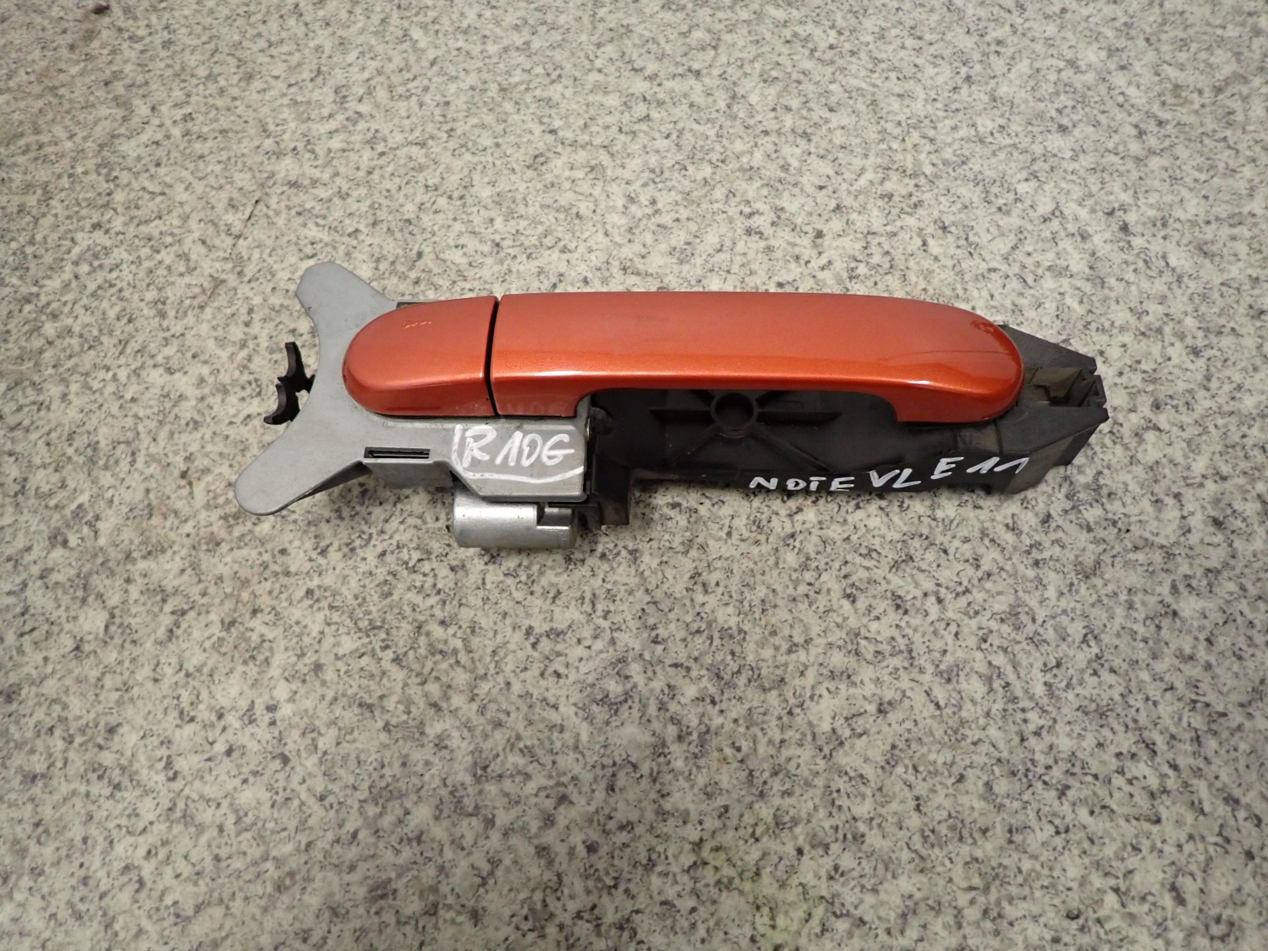 NISSAN NOTE E11 06-ручка передньої лівої двері