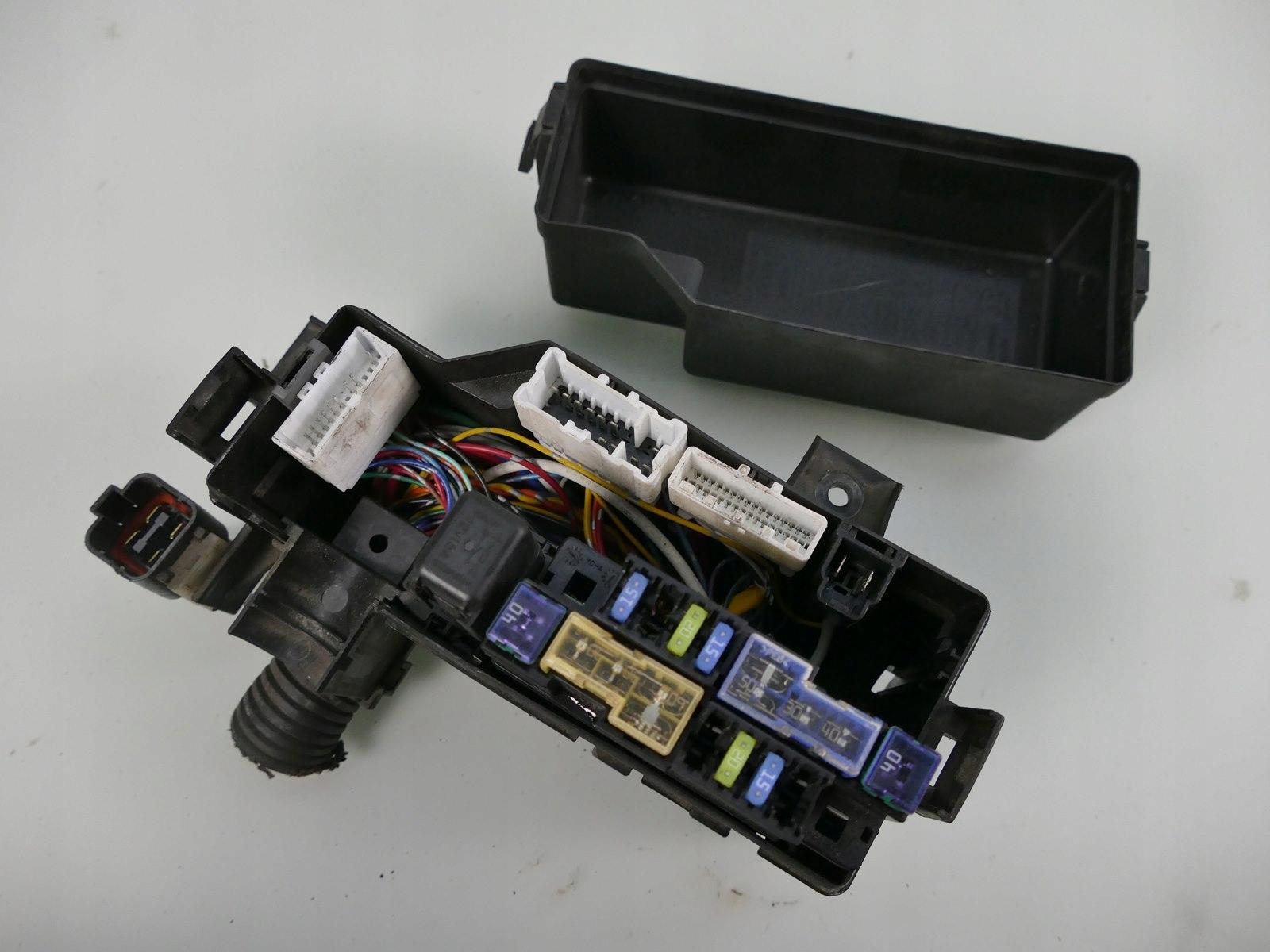 NISSAN PATHFINDER R51 DCI блок предохранителей