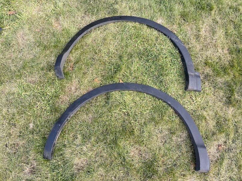 93828-4EA0B - NISSAN QASHQAI II J11 накладка заднее крыло правое