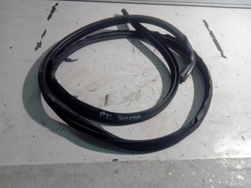 NISSAN QASHQAI III J12 Ущільнювач дверей правий задній