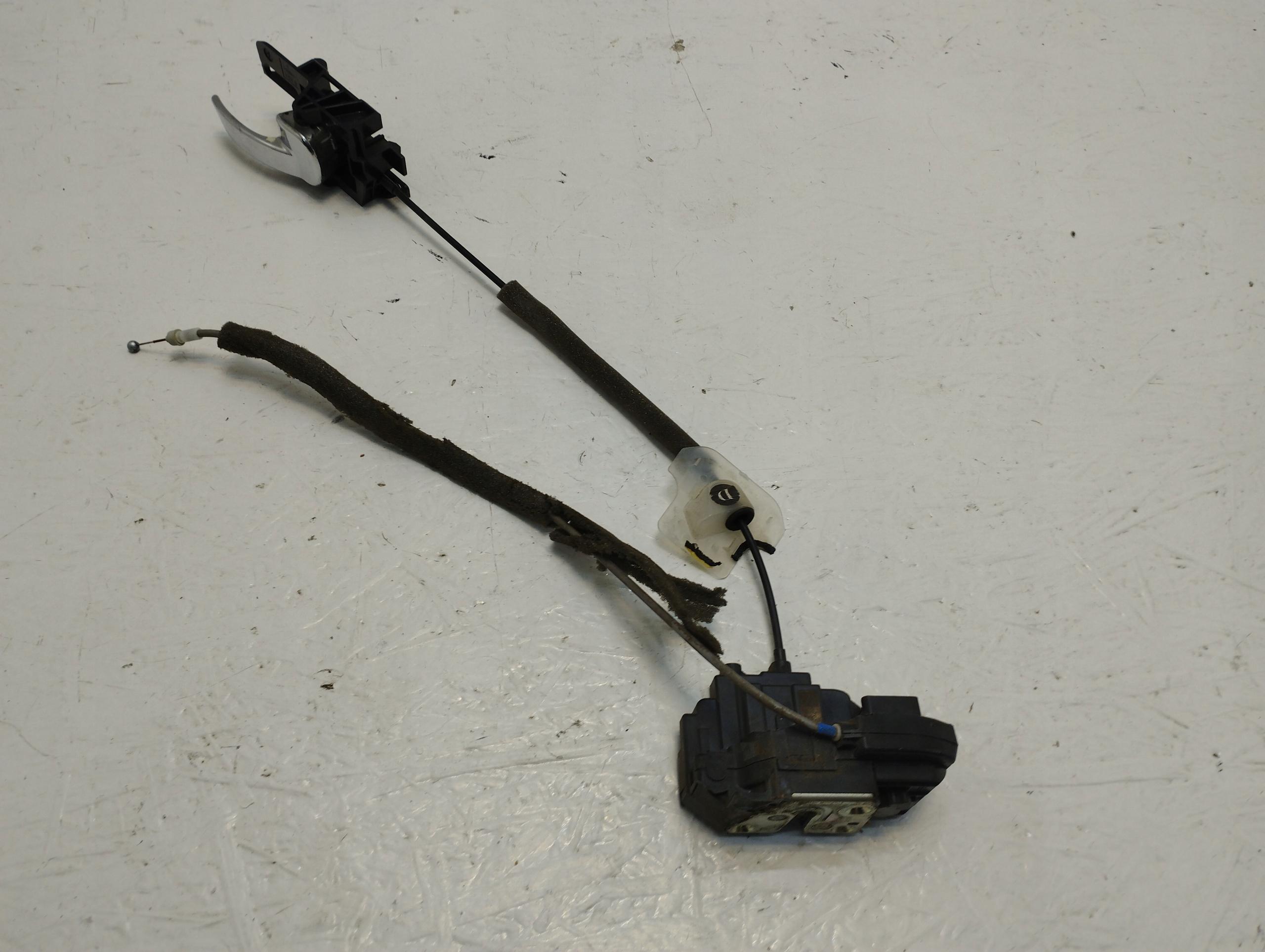 NISSAN QASHQAI J10 замок передньої правої двері