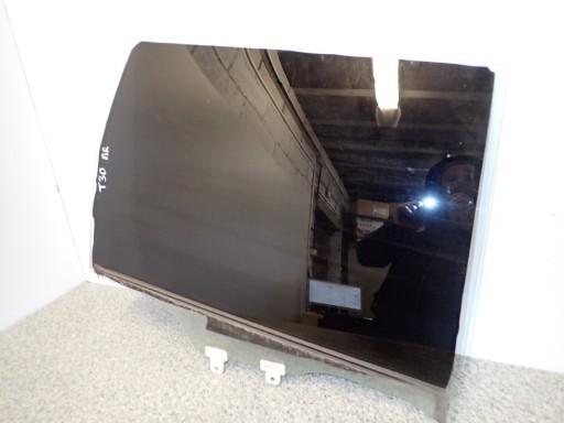 NISSAN XTRAIL T30 01-Скло заднє праве