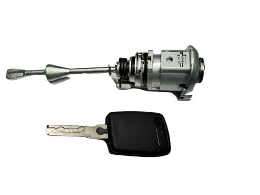 Au28 - Новая вставка двери левый замок AUDI Q7 4lb 2006-15