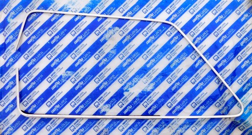 Нова дверна рама скребок Fiat 126p 126 ST правий оригінал