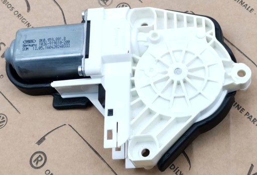 НОВИЙ ДВИГУН ОРГАНІЗАЦІЇ СТЕКЛОПІДІЙНИК AUDI A8 4H D4 8K0959801B