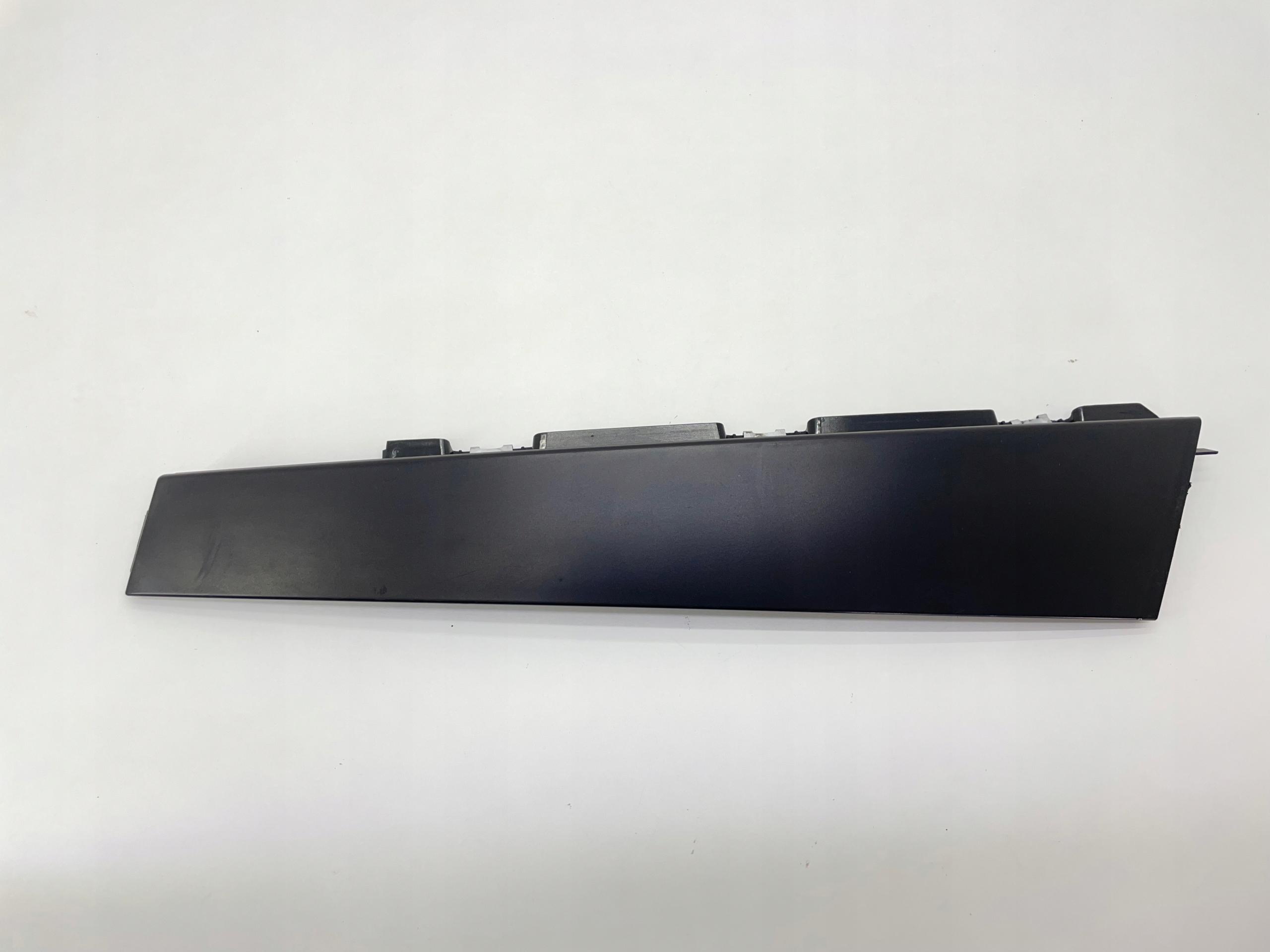 9673281177 9675863377 - Накладка двери планка Peugeot 2008 и правая передняя