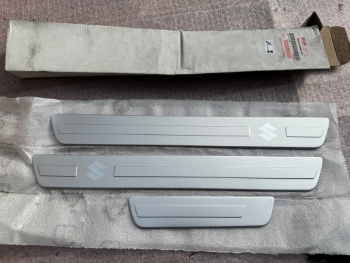 Защитные чехлы на порог Suzuki SX4 S-cross, 3 шт