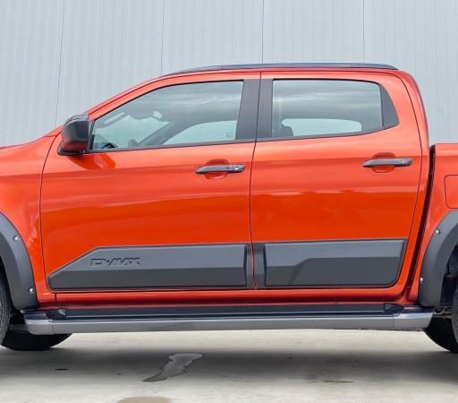 IDBC-002 - Накладки на двері Isuzu D-Max 2021