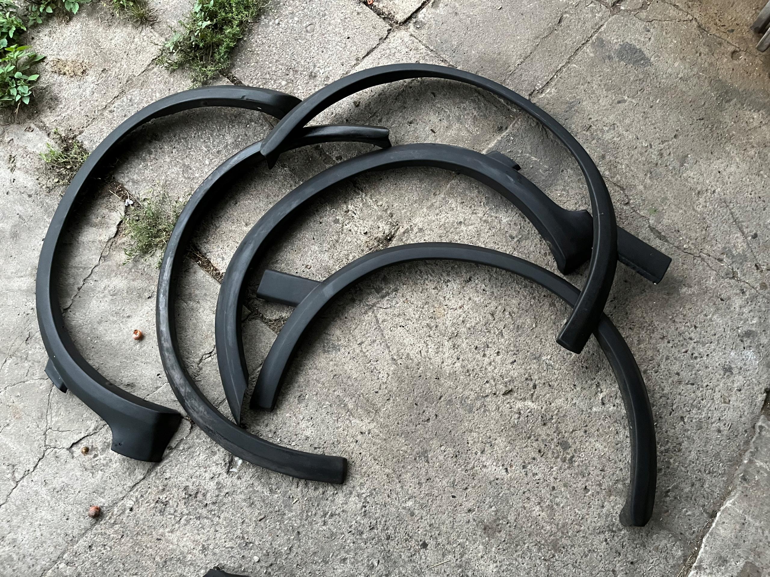 Накладки на колісні арки, серпи GOLF mk2