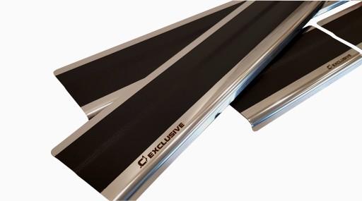 Накладки на пороги Toyota Yaris IV CROSS 2021+