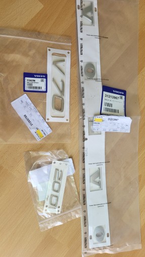 Наклейка: VOLVO 31213967 +V70 +2.0D