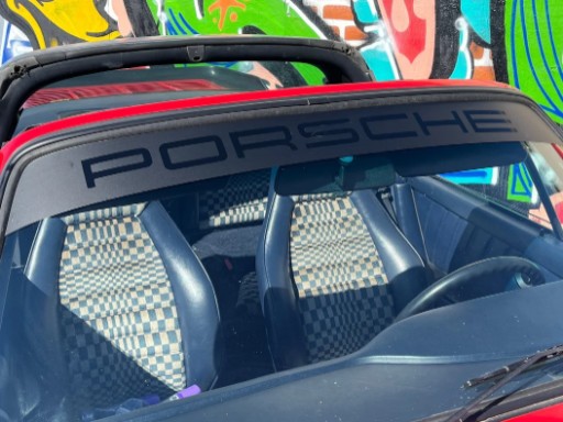 Наклейка солнцезащитная полоса Porsche, черная матовая, негатив