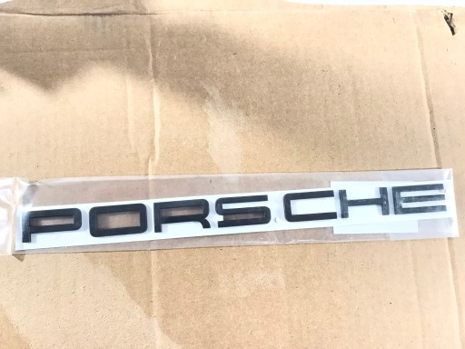 Задняя надпись-логотип PORSCHE MACAN 95B853687A