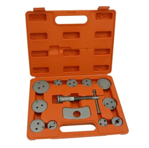 Универсальные инструменты для запрессовки тормозных поршней