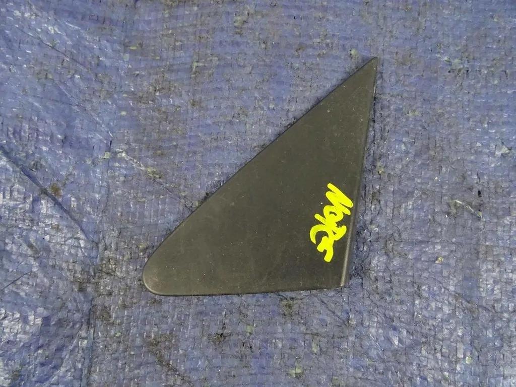 63871-9U000 - Nissan Note (E11) крыло треугольник левый