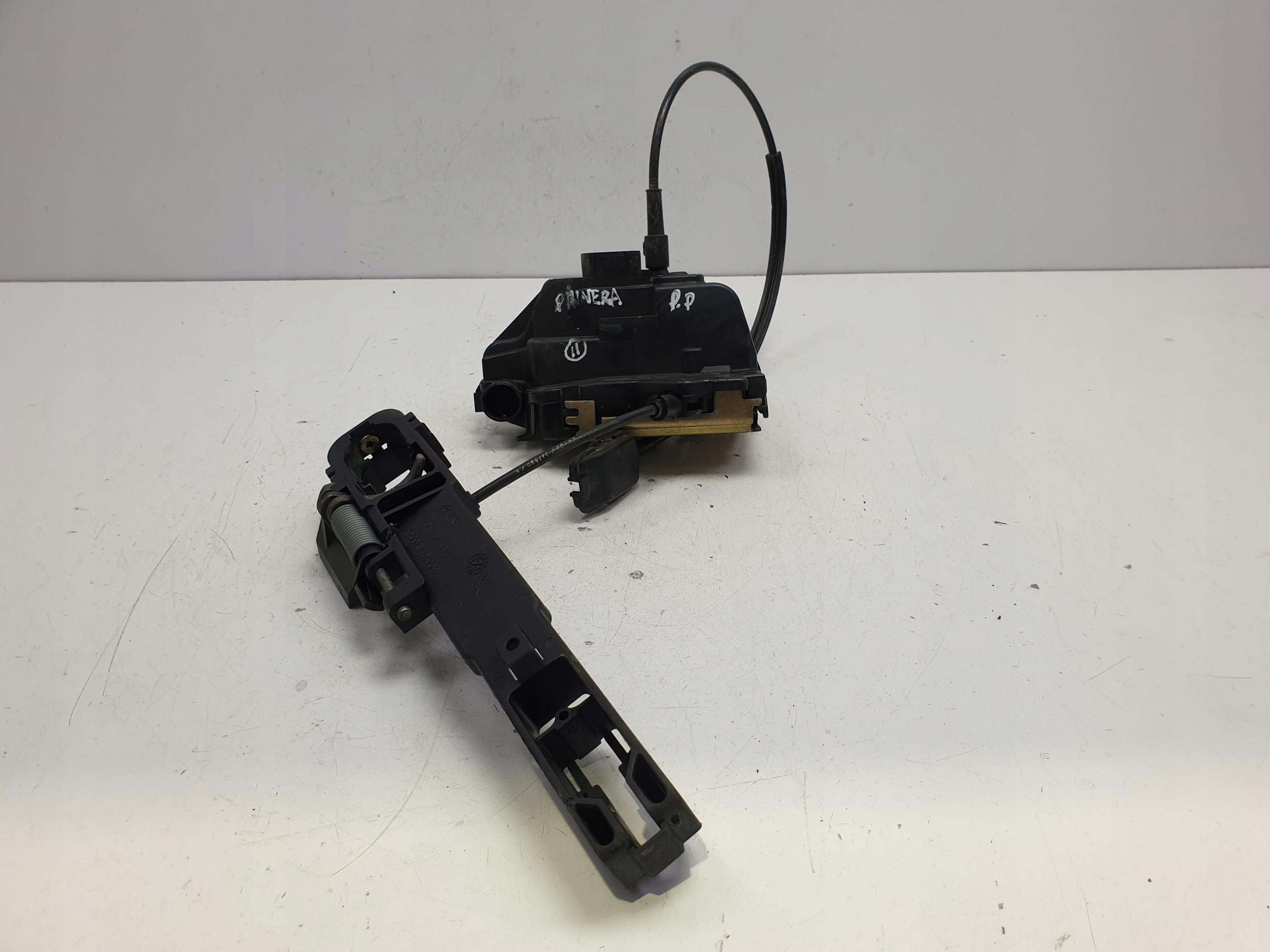 57353453 - Nissan Primera P12 замок двери правый передний пассажир