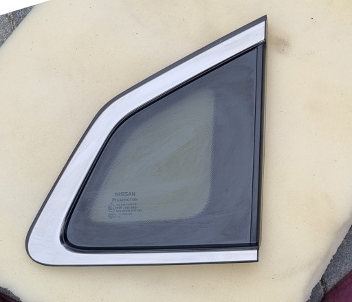 833124EA0A - Nissan Qashqai II J11 правое стекло кузова