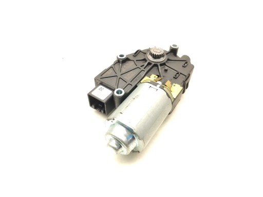 WR09-C01-AA - Nissan Qashqai Електромотор люка 2012р