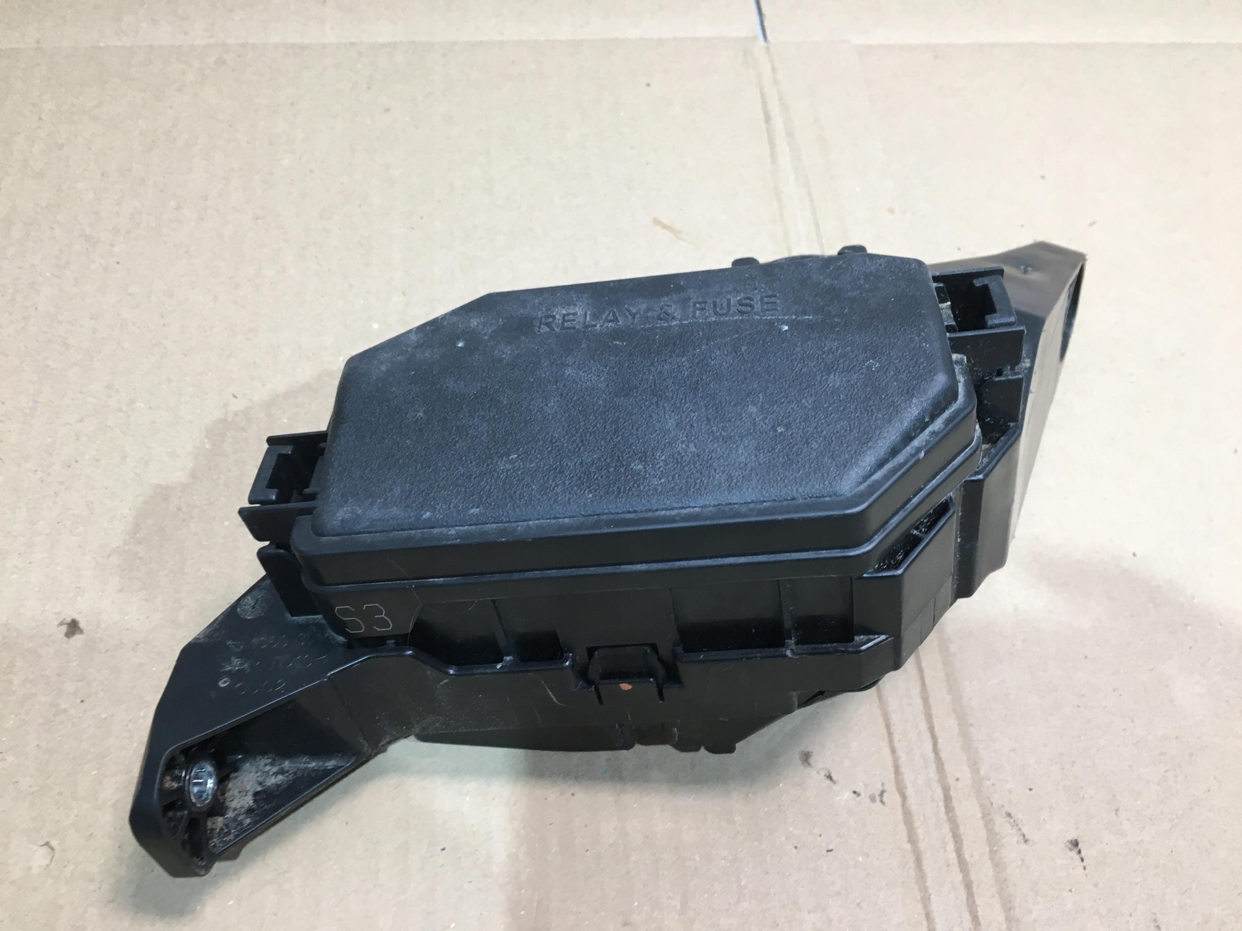 PK7126 - КОРПУС ЗАПОБІЖНИКА TOYOTA C-HR 16-1. 8 H