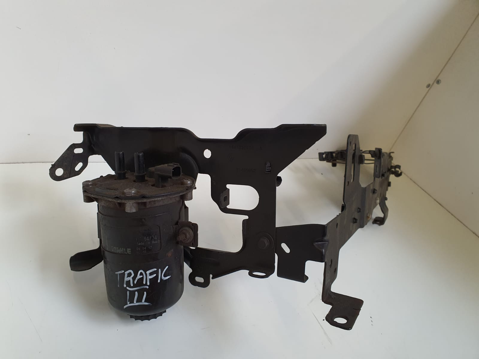 OIL FILTER HOUSING УДАРИЛ III VIVARO B