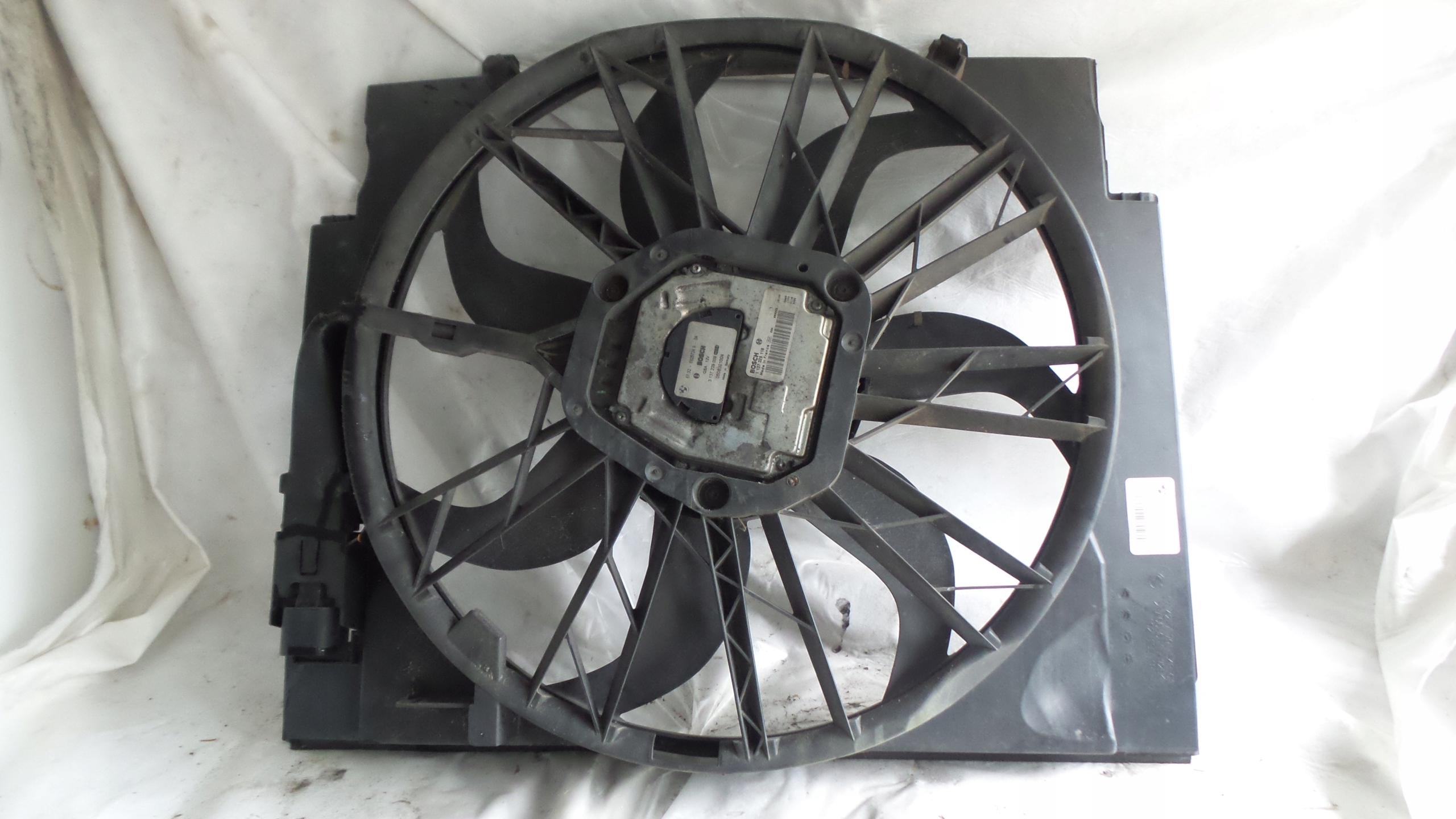 Корпус вентилятора BOSCH BMW 6925724 7789824 E61