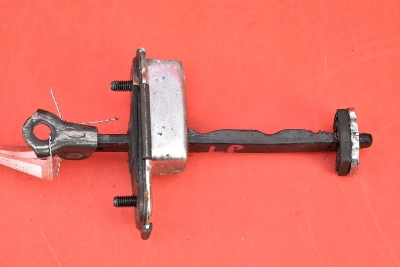 ОГРАНИЧИТЕЛЬ ДВЕРИ ПЕРЕДНИЙ ЛЕВЫЙ KIA CEED 1 И 10R