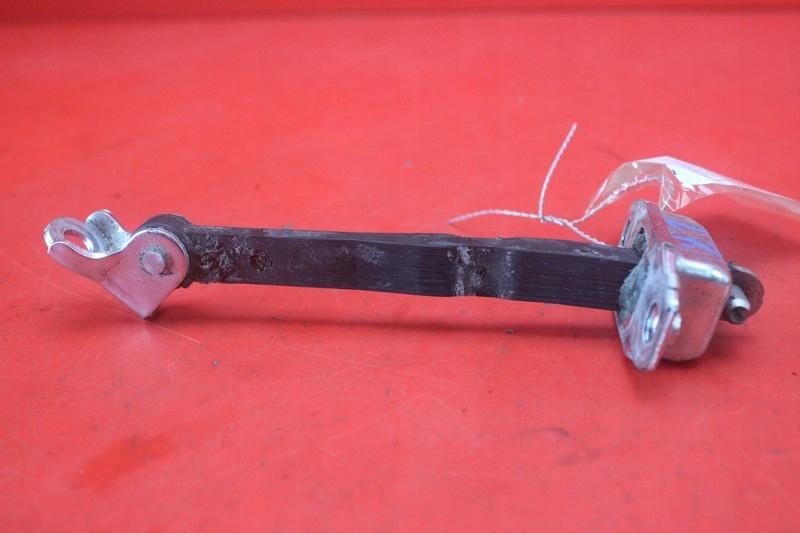 ОБМЕЖУВАЧ ДВЕРЕЙ ЛІВИЙ ПЕРЕДНІЙ SUZUKI VITARA 3 III