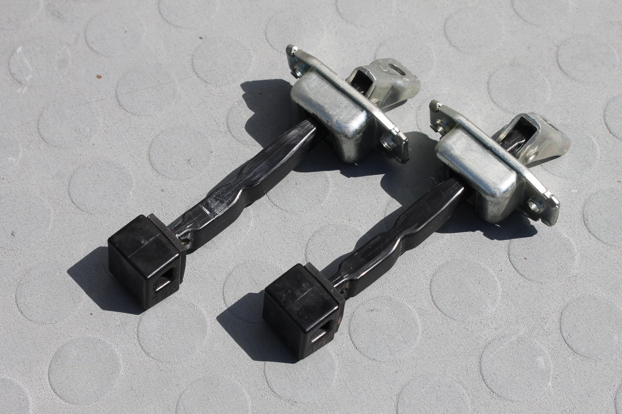 ОГРАНИЧИТЕЛЬ ДВЕРИ ПРАВЫЙ ЛЕВЫЙ ПЕРЕДНИЙ ASX 10-19