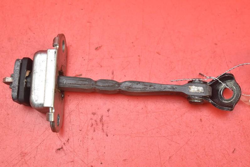 ОГРАНИЧИТЕЛЬ ДВЕРИ ПЕРЕДНИЙ ПРАВЫЙ TOYOTA AURIS II 18R