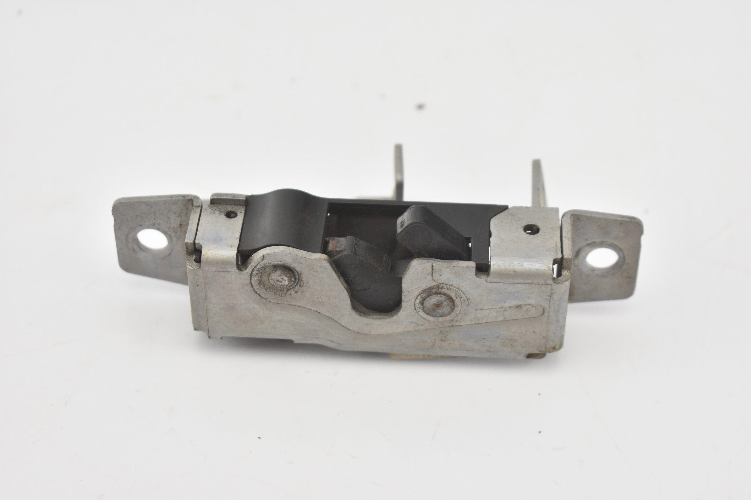 7C0843601E - ОБМЕЖУВАЧ РОЗСУВНИХ ДВЕРЕЙ CRAFTER II MAN TGE