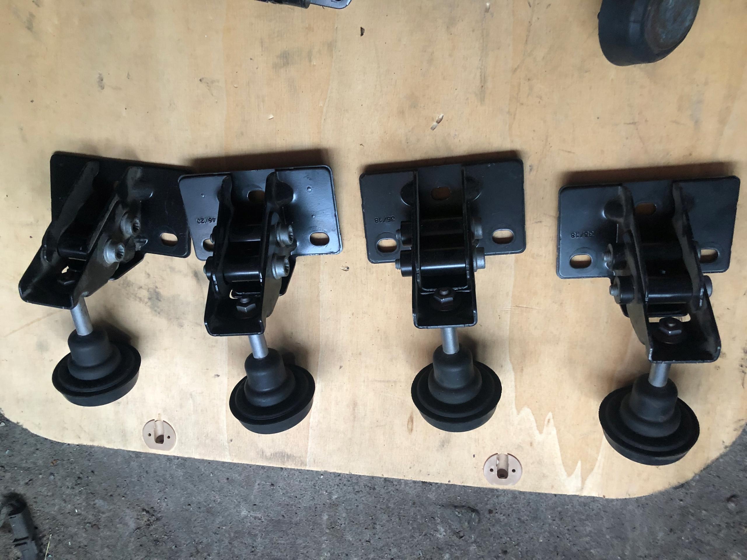 ОГРАНИЧИТЕЛЬ VW CRAFTER II MAN 2.0 TDI 2017-ДВЕРИ