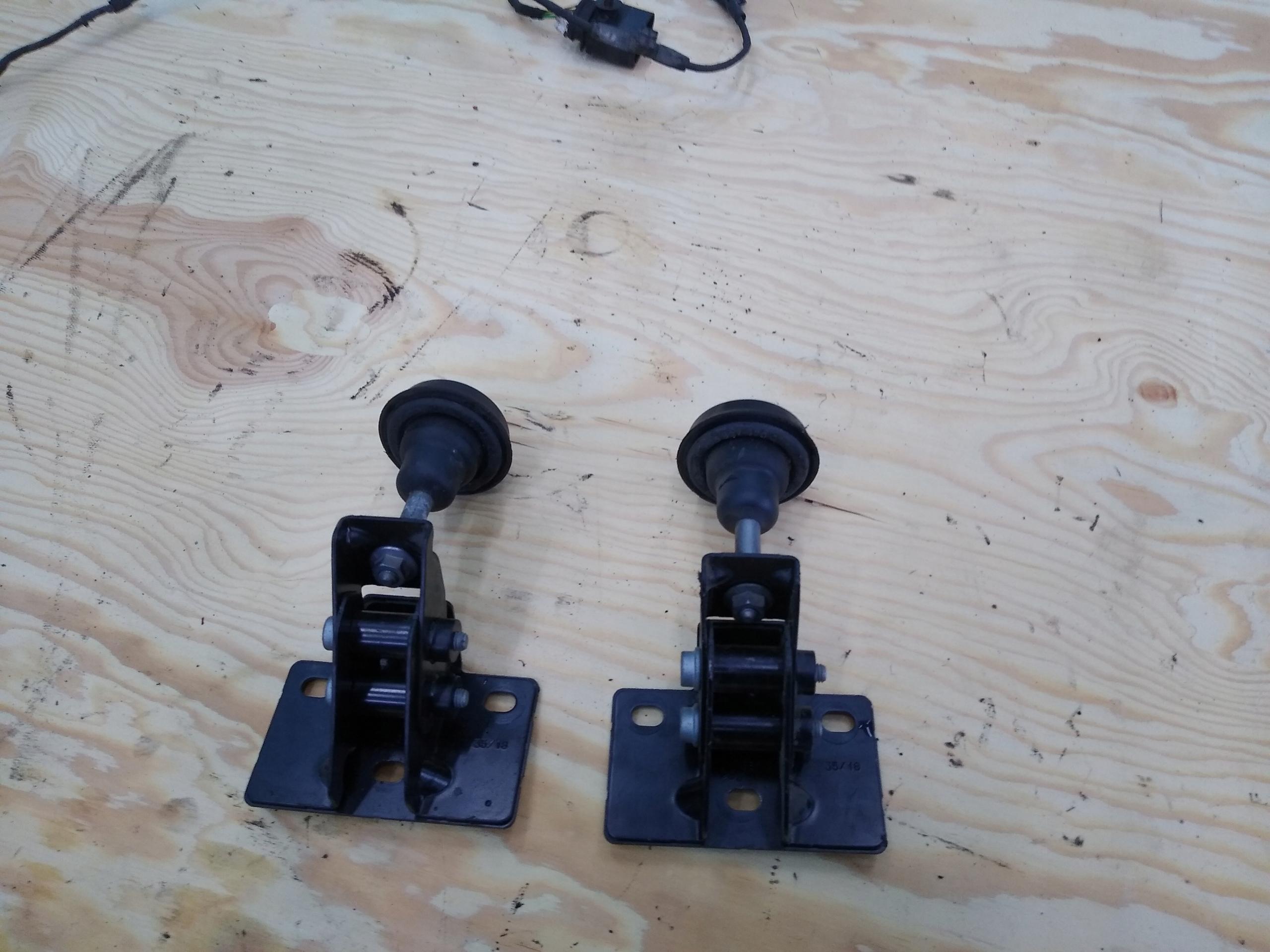 ОБМЕЖУВАЧ ДВЕРЕЙ VW CRAFTER II MAN 2.0 TDI 2018-23