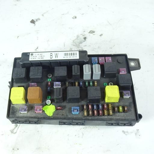 Opel astra h 1.4b блок запобіжників 13145043