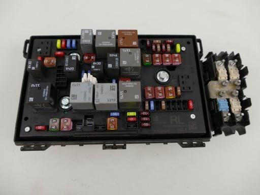 Блок предохранителей opel astra j 2.0 cdti bsi 13318785