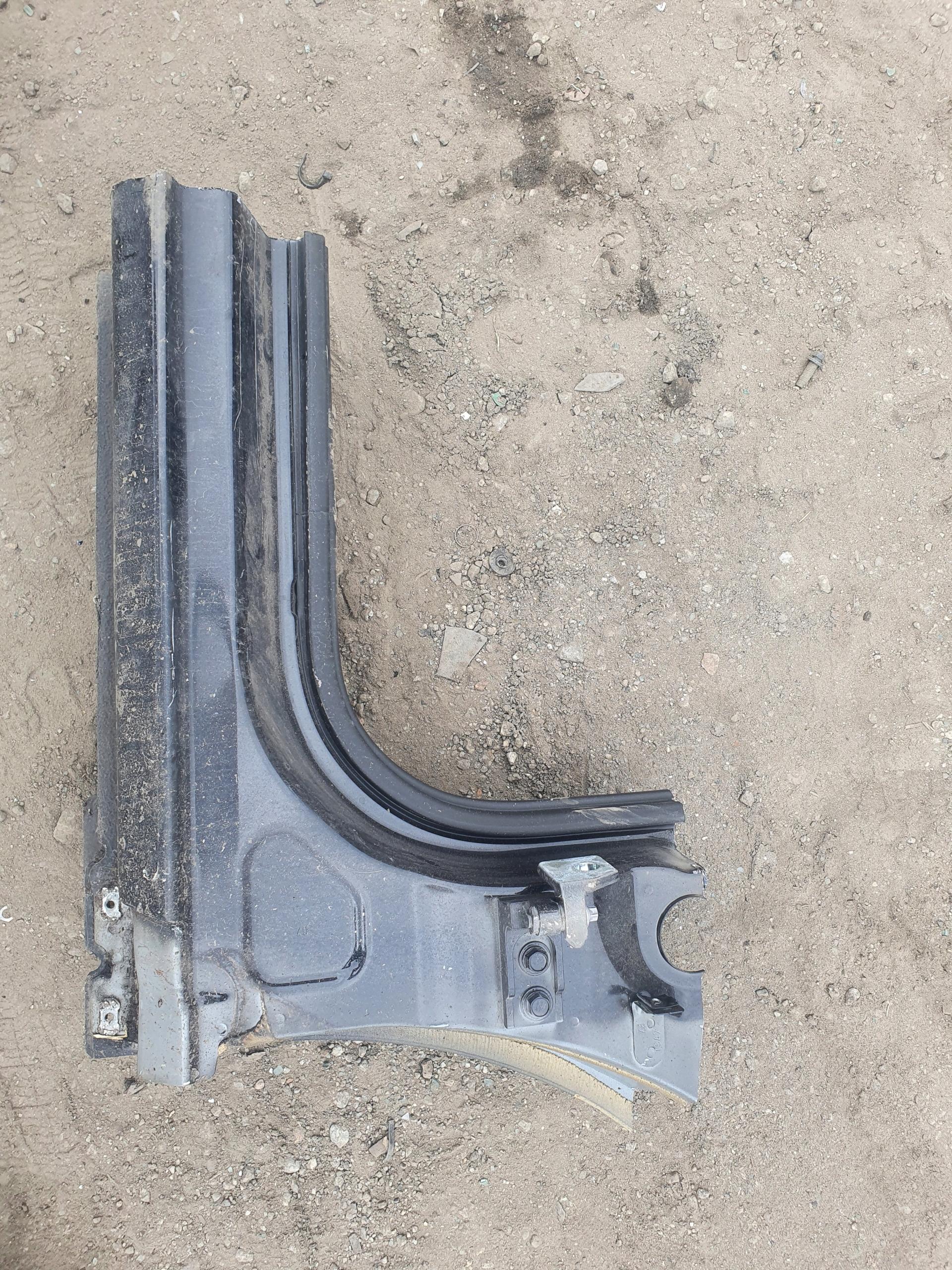 OPEL ASTRA J HB УНІВЕРСАЛ ПРОГ ПЕТЛЯ ПРАВИЙ КІНЕЦЬ