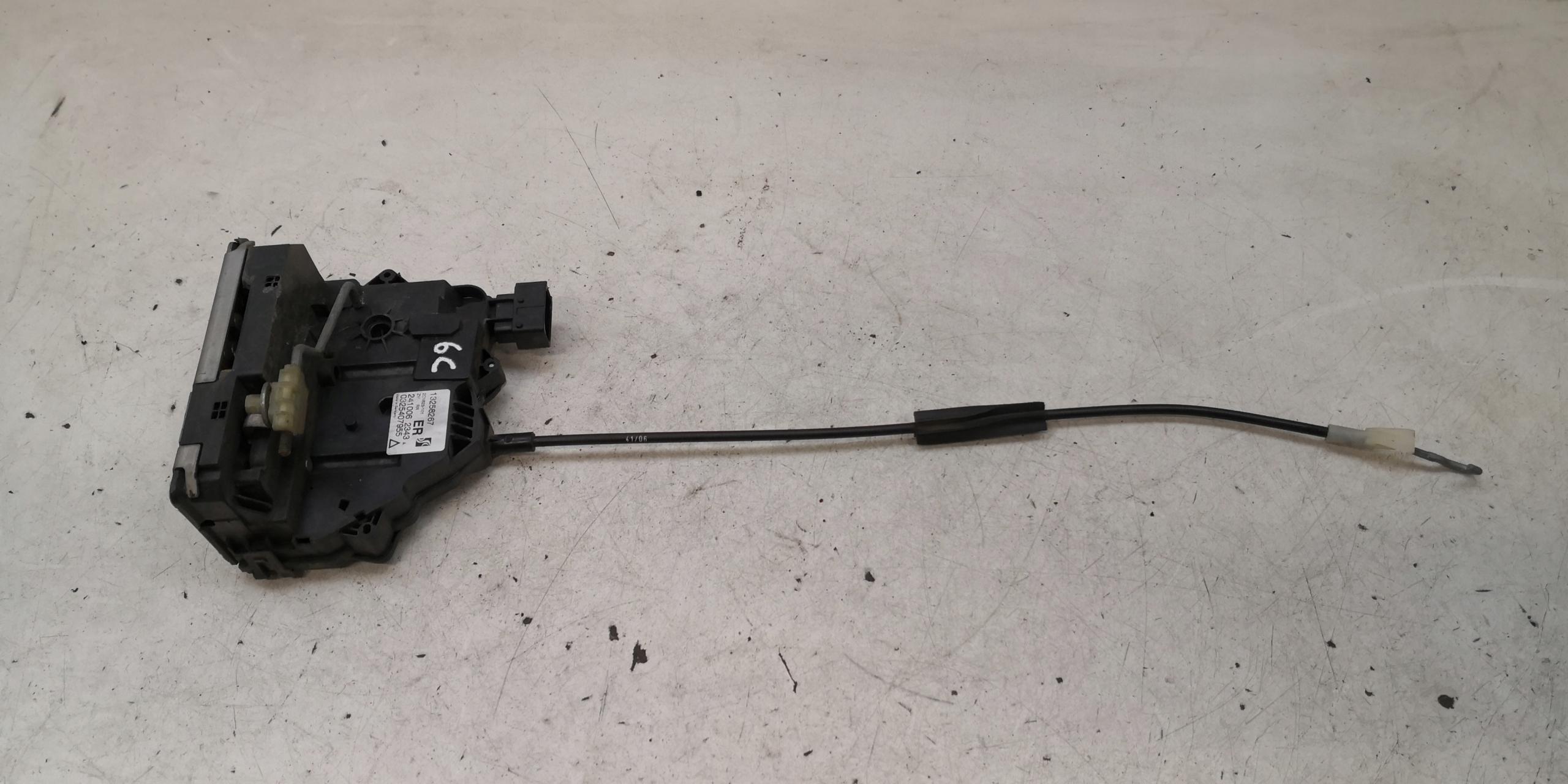 6 5D - OPEL CORSA D ЗАМОК ДВЕРЕЙ ПРАВИЙ ЗАДНІЙ 13258267 6PIN