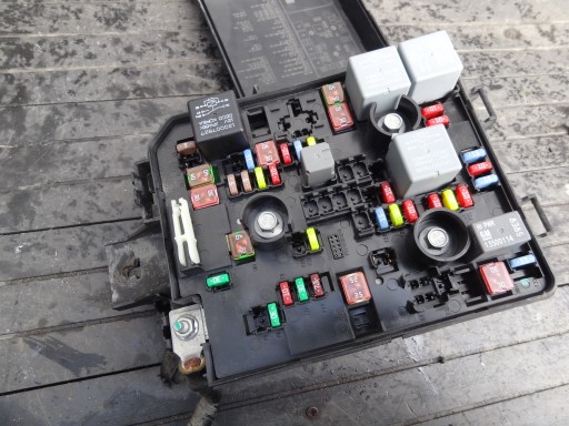 OPEL CORSA E 2016 1.4 B БЛОК ПРЕДОХРАНИТЕЛЕЙ 39036040 ОРИГИНАЛ