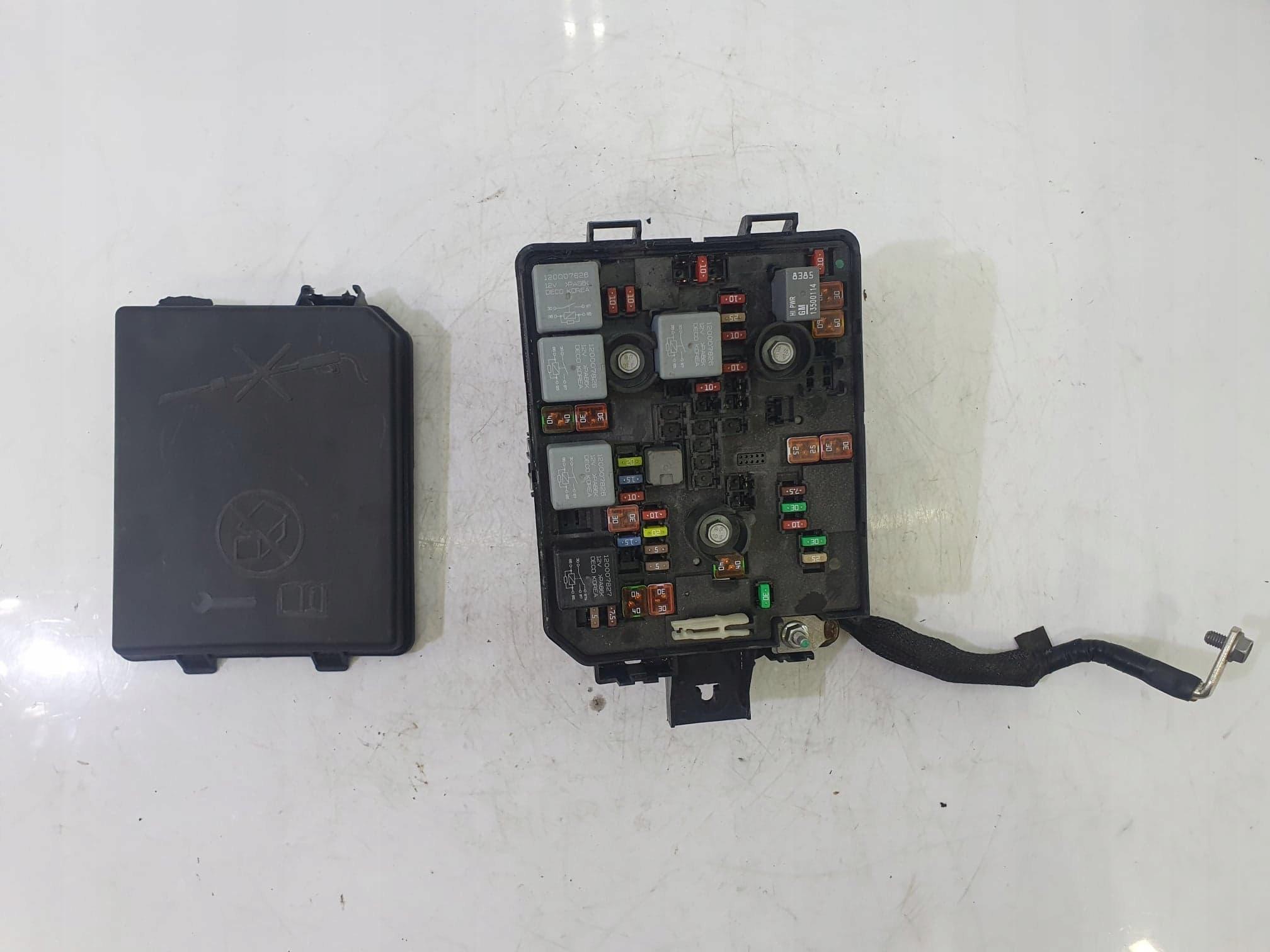 13430533 - OPEL CORSA E БЛОК ПРЕДОХРАНИТЕЛЕЙ 13430533AA