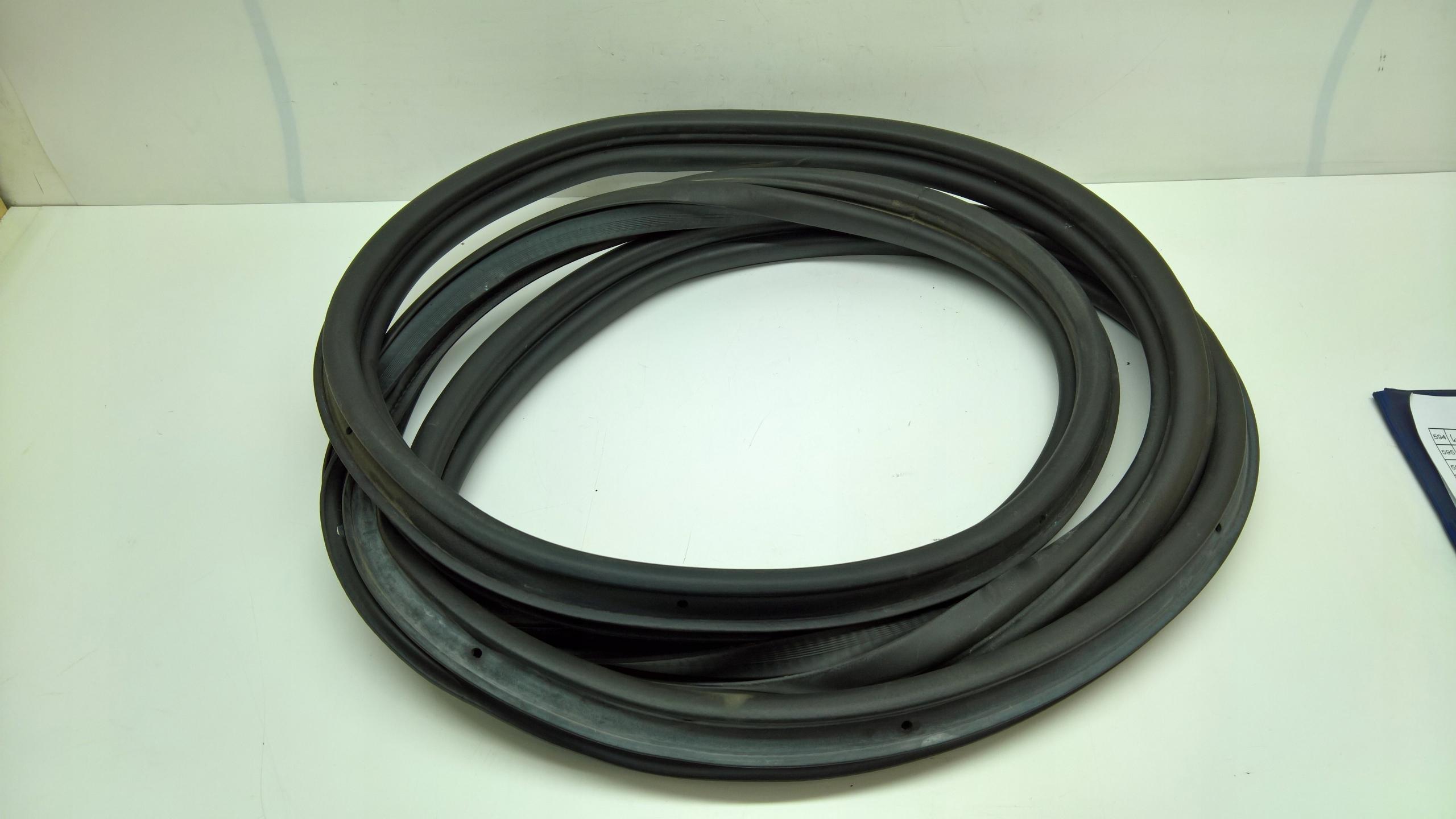 OPEL CORSA E УПЛОТНИТЕЛЬ ДВЕРИ ПЕРЕДНИЙ ЛЕВЫЙ