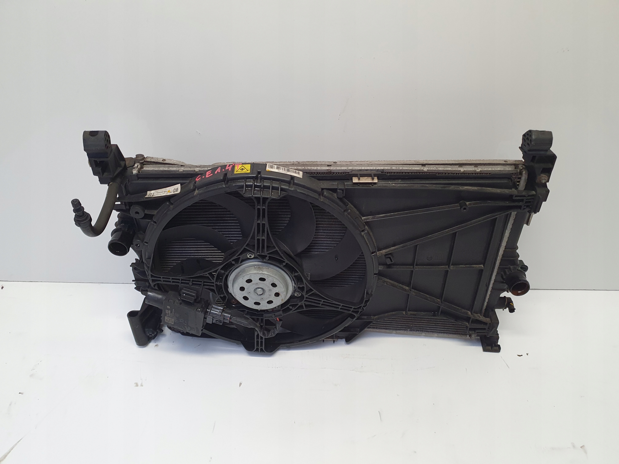 OPEL CORSA E ВЕНТИЛЯТОР РАДИАТОРА 1,4 T 1,0 T 1,3 CDTI
