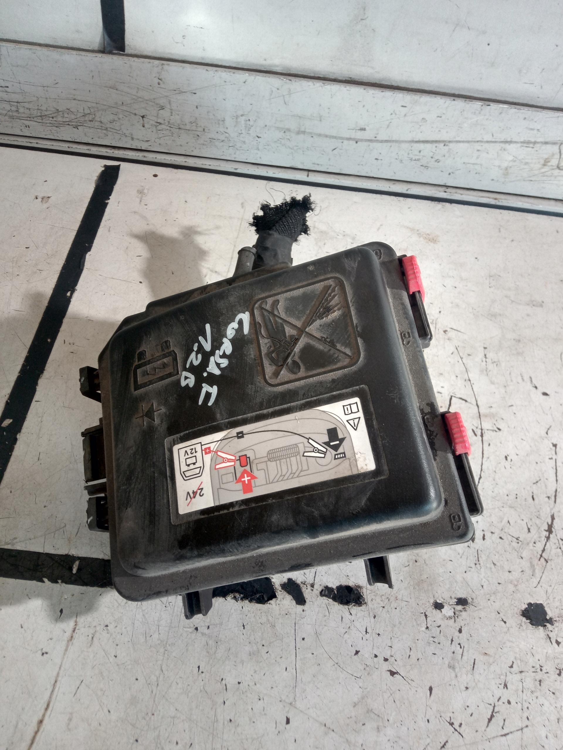 OPEL CORSA F КОРОБКА ЗАПОБІЖНИКІВ