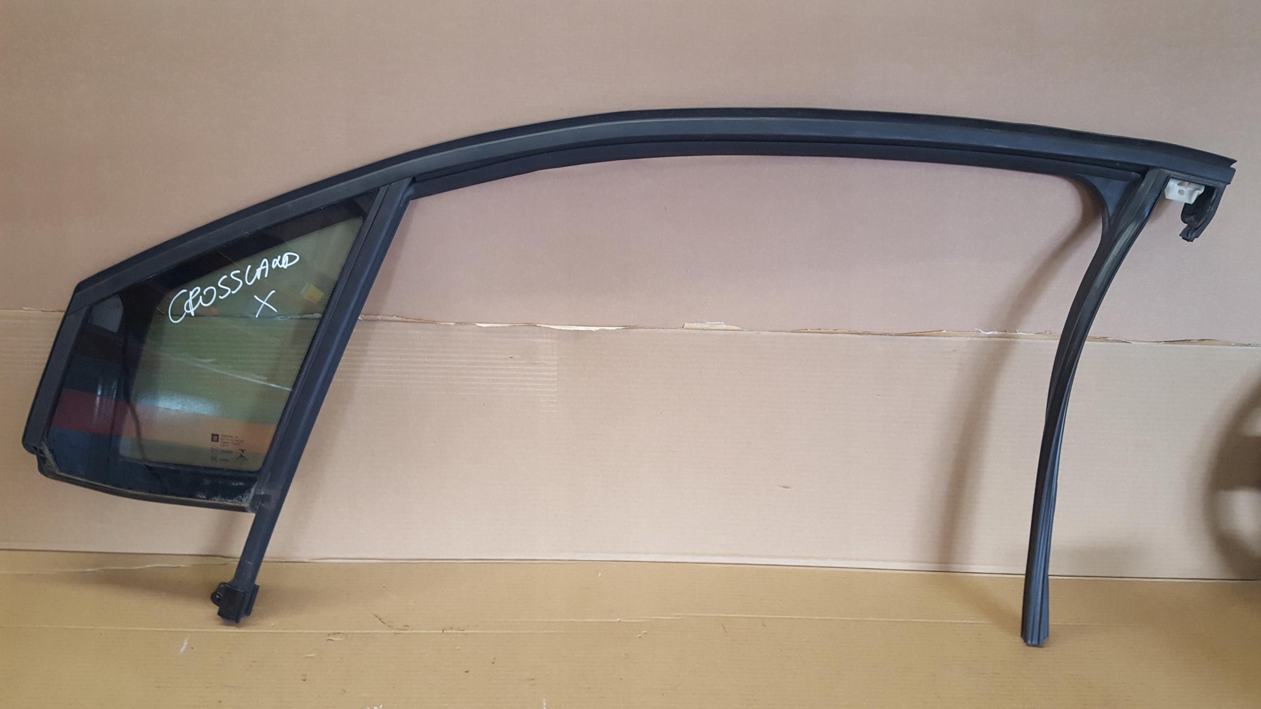 OPEL CROSSLAND X СКЛО УЩІЛЬНЕННЯ ДВЕРІ ПЕРЕДНЄ ЛІВЕ