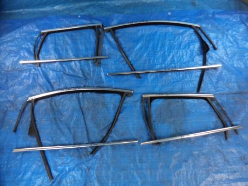 OPEL-запчасти Astra J уплотнения дверей универсал хром